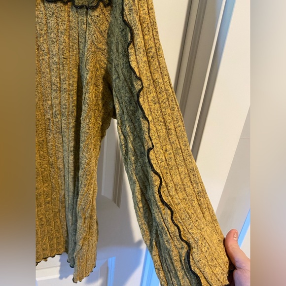 Cato, women’s long sleeve top, size 22/24, with stitching detail. - Picture 2 of 7